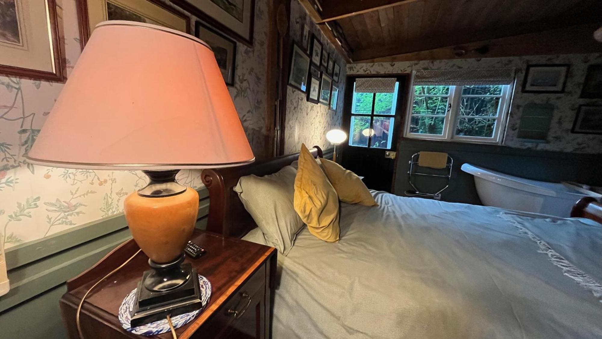 Remarkable Boultons Barn With Hot Tub Newton Abbot Ngoại thất bức ảnh